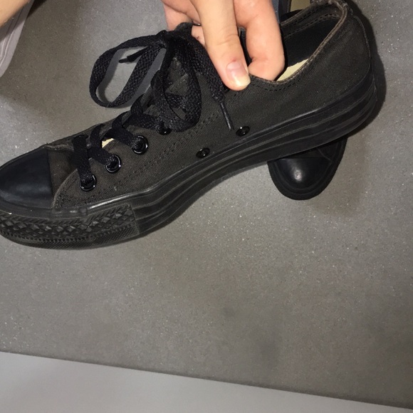 black converse - Picture 2 of 4